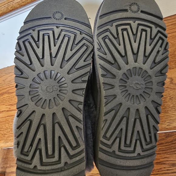 Designer Slippers; Size: 8M; (UK 6.5) - Picture 3 of 10